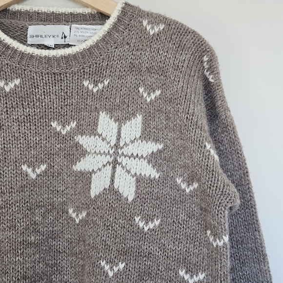Vintage Wool Blend Snowflake Pullover Sweater Medium Cottagecore Grandmacore - Picture 4 of 8